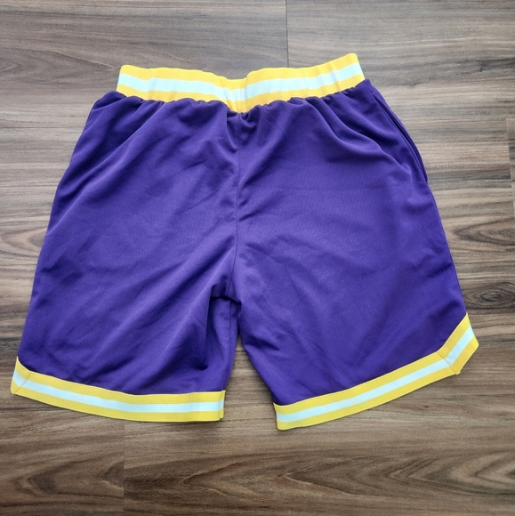 NBA LeBron James Men's Basketball Shorts - Picture 2 of 6